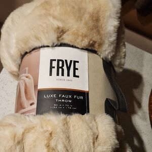 Frye Plush Faux Fur Throw in Cream